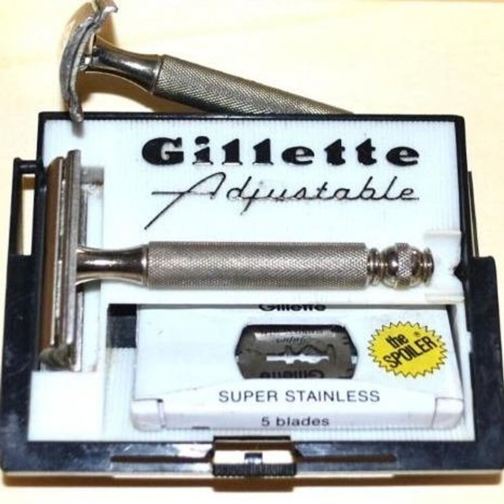 2 Vintage Gillette Razors B2 Safety Display/Storage Case Set Of Blades Men'